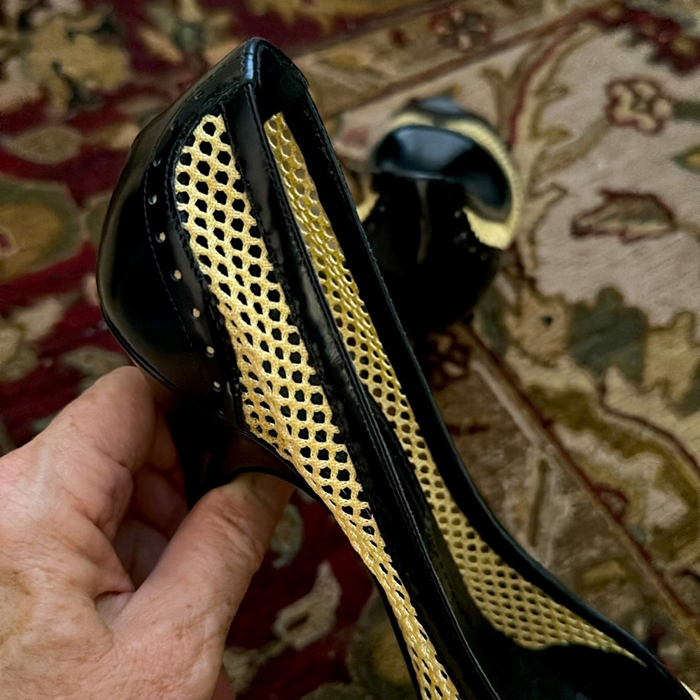 Vintage Givenchy Black & Tan Mesh Peep-Toe Spectator Heels • Size 39 • EUC - Picture 6 of 10
